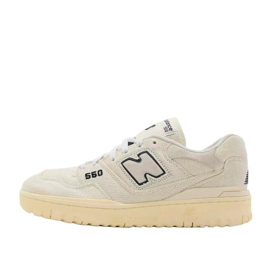 New Balance 550 sneakers, side view, model BB550MDA in rattan with sea salt details.