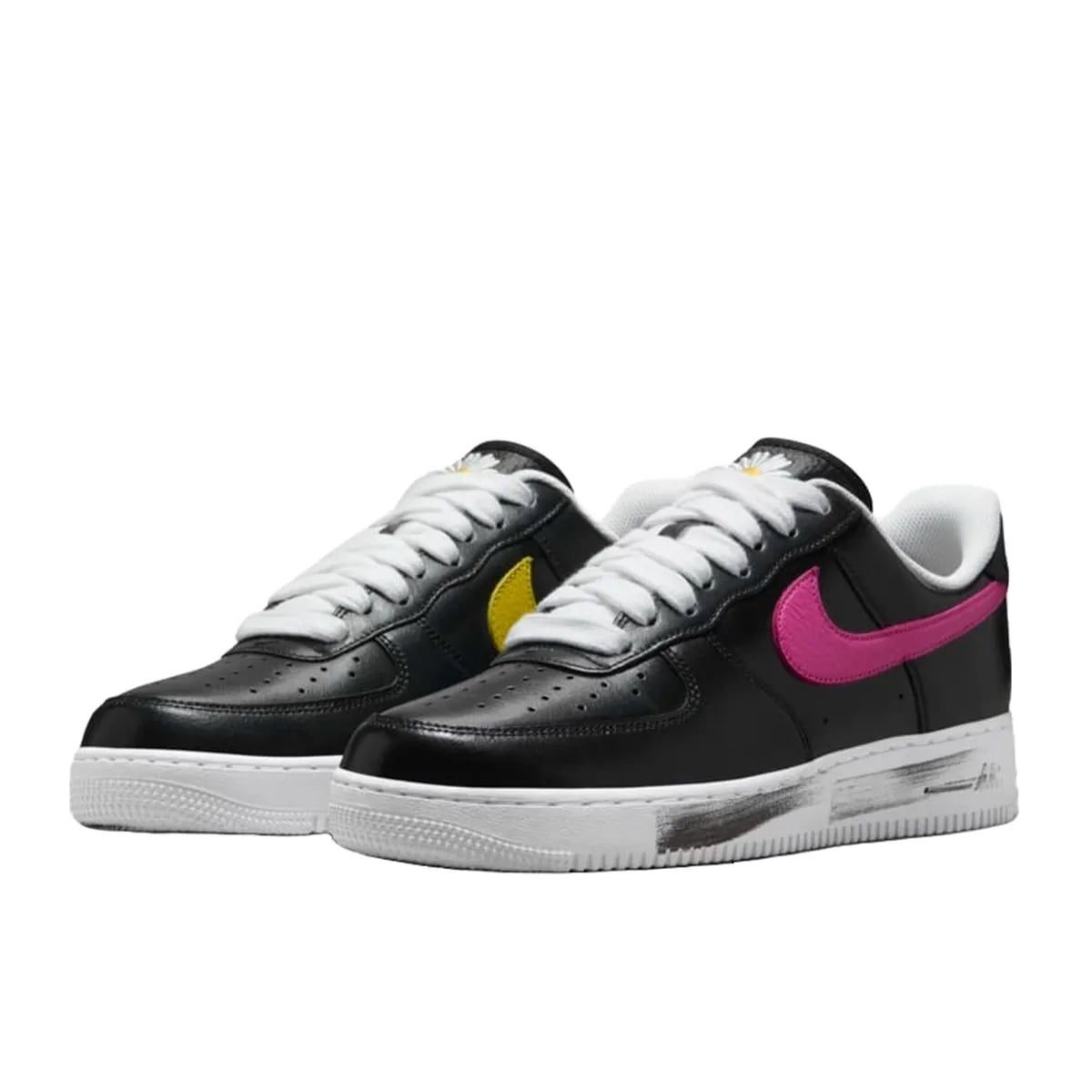 Nike Air Force 1 Low G-Dragon Peaceminusone Para-Noise 3.0 sneakers, front view, model AQ3692-004, black with white details.