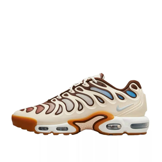 Nike Air Max Plus Drift sneakers, side view, model FD4290-001, in Phantom and Cacao Wow, beige and brown.