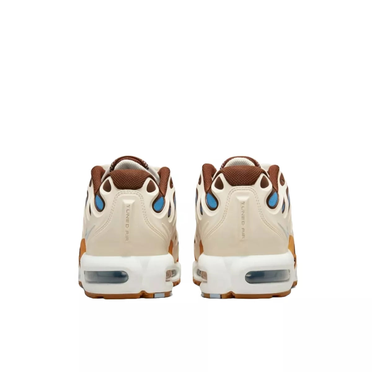 Nike Air Max Plus Drift sneakers, back view, model FD4290-001, in Phantom and Cacao Wow, beige and brown.