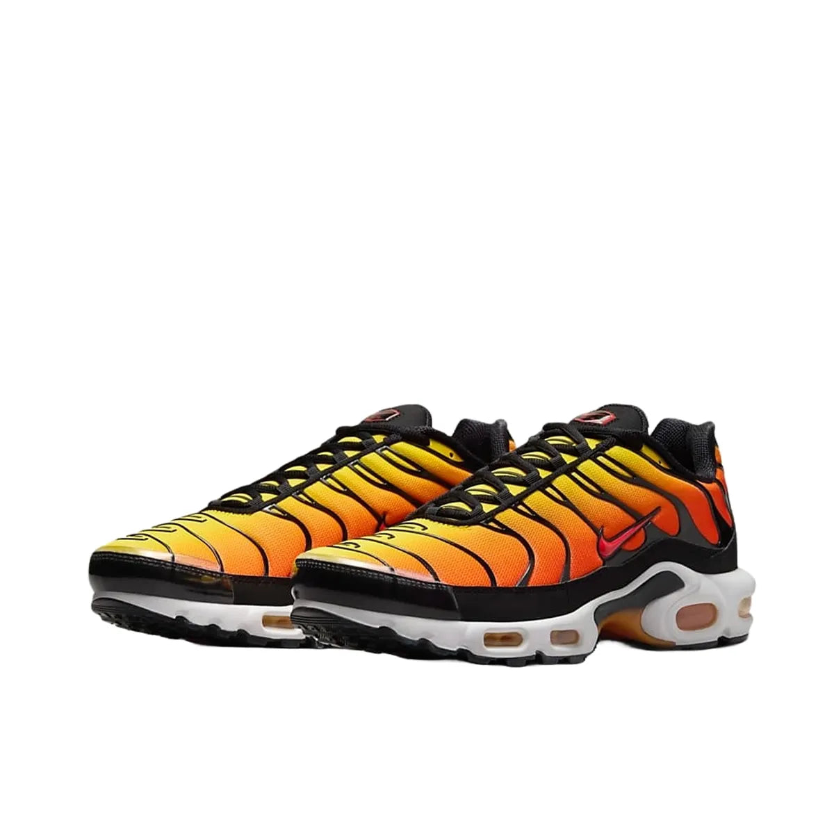 Nike Air Max Plus Sunset (2024) sneakers, front view, model HF0552-001, with an orange-to-yellow gradient.