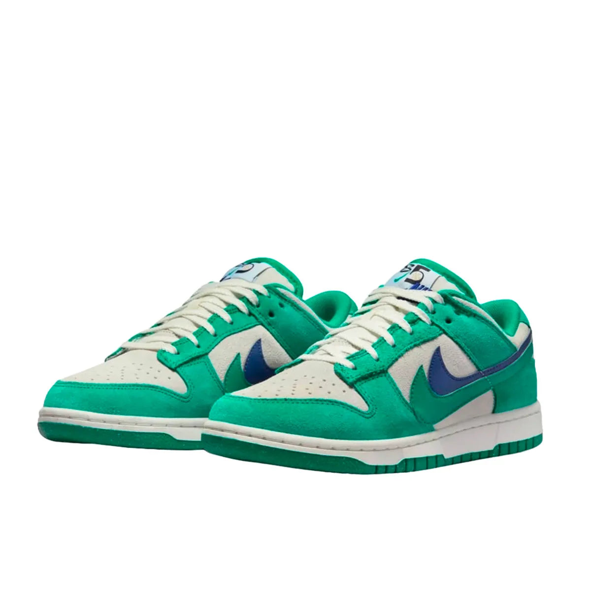 Nike Dunk Low SE '85 Women's sneakers, front view, model DO9457-101 in Neptune green with white and grey details.