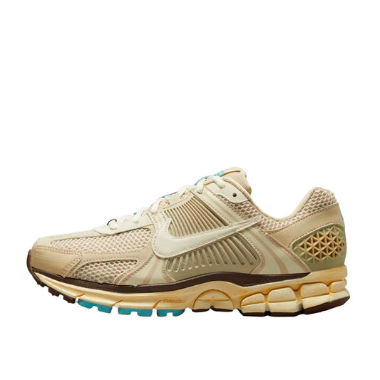 Nike Zoom Vomero 5 Women's sneakers, side view, model FB8825-111 in oatmeal with beige and white details.